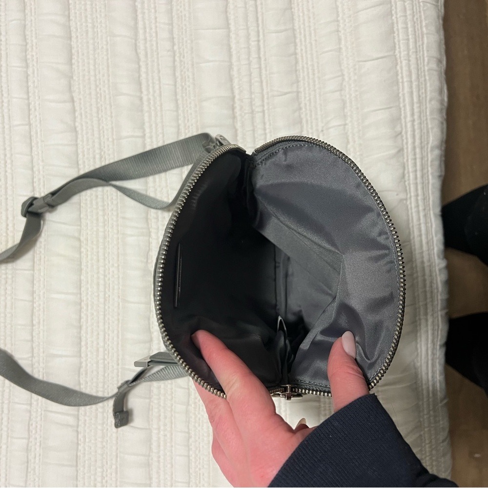 Lululemon micro festival bag - Picture 5 of 6